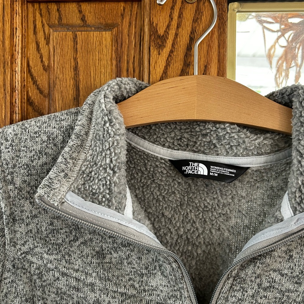 The North Face Heather Gray Fleece Pullover